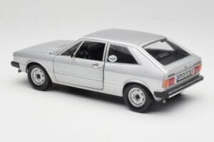 Volkswagen Scirocco GT Mk1 Silver Metallic Revell 1:18 08833 Metal - imagem 7 de 8