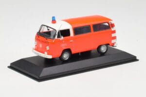 Volkswagen T2 Bus Bombeiros Frankfurt Minichamps 1:43 400053091-R Metal - imagem 2 de 4