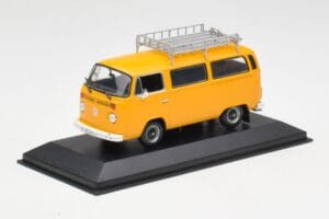 Volkswagen T2 Bus Amarelo Minichamps 1:43 400053002 Metal - imagem 2 de 4