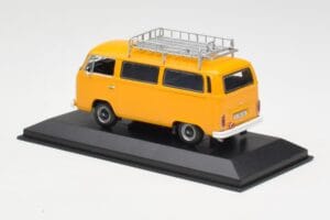 Volkswagen T2 Bus Amarelo Minichamps 1:43 400053002 Metal - imagem 3 de 4