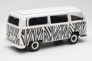 Volkswagen T2a Bus Safari Schuco 1:18 191 Metal - imagem 3 de 8