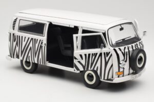 Volkswagen T2a Bus Safari Schuco 1:18 191 Metal - imagem 5 de 8