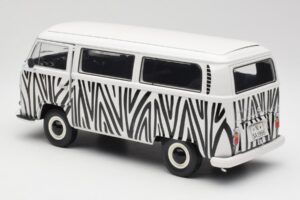 Volkswagen T2a Bus Safari Schuco 1:18 191 Metal - imagem 7 de 8