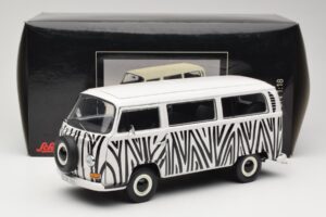 Volkswagen T2a Bus Safari Schuco 1:18 191 Metal - imagem 8 de 8
