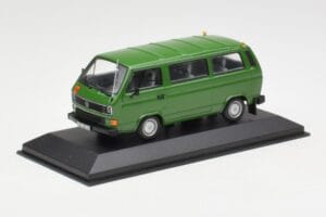Volkswagen T3 Bus Verde Minichamps 1:43 400055000 Metal - imagem 2 de 4