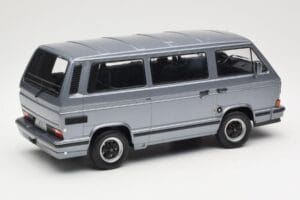 Volkswagen T3 Porsche B32 Minibus Azul KK-Scale 1:18 KKDC180221 Metal - imagem 2 de 6