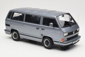 Volkswagen T3 Porsche B32 Minibus Azul KK-Scale 1:18 KKDC180221 Metal - imagem 4 de 6