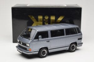Volkswagen T3 Porsche B32 Minibus Azul KK-Scale 1:18 KKDC180221 Metal - imagem 6 de 6