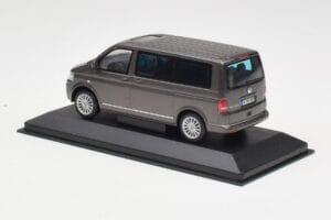 Volkswagen T5 Bus Bronze Metallic Minichamps 1:43 4039378412203 Metal - imagem 3 de 4