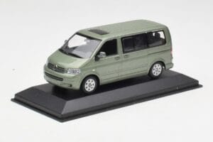 Volkswagen T5 Bus Fresco Green Minichamps 1:43 T5001-B Metal - imagem 2 de 4