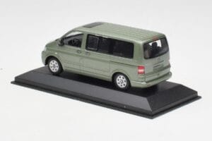 Volkswagen T5 Bus Fresco Green Minichamps 1:43 T5001-B Metal - imagem 3 de 4