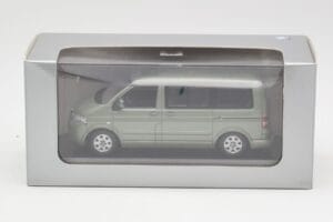 Volkswagen T5 Bus Fresco Green Minichamps 1:43 T5001-B Metal - imagem 4 de 4