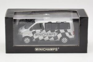 Volkswagen T5 Bus Minichamps Edition Minichamps 1:43 400052202 Metal - imagem 4 de 4