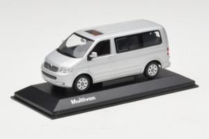 Volkswagen T5 Bus Prata Minichamps 1:43 T5003 Metal - imagem 2 de 4