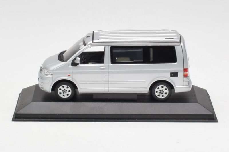 Volkswagen T5 California Prateado Minichamps 1:43 7H8099300GPA7W Metal