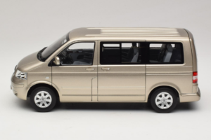 Volkswagen T5 Multivan Beige Metallic Norev 1:18 188602 Metal - imagem 3 de 8