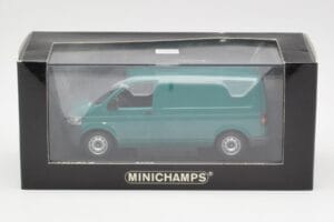 Volkswagen T5 Transporter Verde Minichamps 1:43 400052261 Metal - imagem 4 de 4