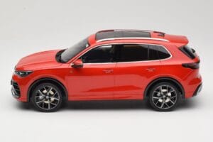 Volkswagen Tiguan eTSI R-Line Persimmon Red Metallic Otto 1:18 OT489 Resina - imagem 3 de 6
