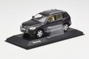Volkswagen Touareg Cinzento Minichamps 1:43 TOUAREG001 Metal - imagem 2 de 4