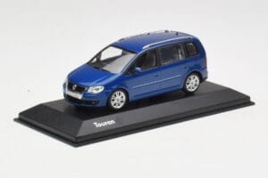 Volkswagen Touran Azul Minichamps 1:43 TOURAN002 Metal - imagem 2 de 4