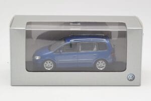 Volkswagen Touran Azul Minichamps 1:43 TOURAN002 Metal - imagem 4 de 4