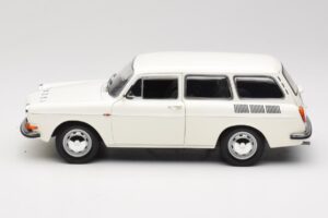 Volkswagen Type 3 1600 L Variant Polícia Minichamps 1:18 100051091 Metal - imagem 4 de 8