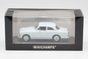Volvo 121 Amazon Azul Vivo Minichamps 1:43 430171007 Metal - imagem 4 de 4