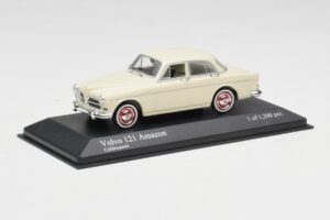 Volvo 121 Amazon Branco Minichamps 1:43 430171040 Metal - imagem 2 de 4