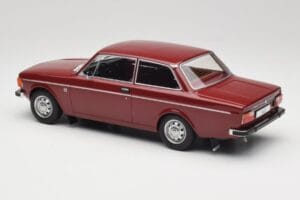 Volvo 142 Vermelho Escuro MCG 1:18 MCG18443 Metal - imagem 5 de 6