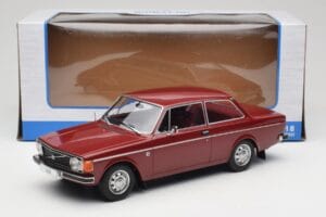 Volvo 142 Vermelho Escuro MCG 1:18 MCG18443 Metal - imagem 6 de 6