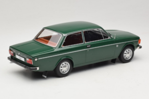 Volvo 142 Verde MCG 1:18 MCG18005 Metal - imagem 2 de 6