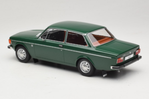 Volvo 142 Verde MCG 1:18 MCG18005 Metal - imagem 5 de 6