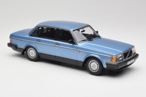 Volvo 240 GL Azul Metálico Minichamps 1:18 155171404 Metal - imagem 4 de 6