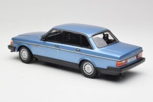 Volvo 240 GL Azul Metálico Minichamps 1:18 155171404 Metal - imagem 5 de 6