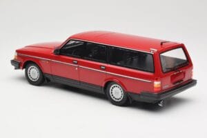 Volvo 240 GL Break Vermelho Minichamps 1:18 155171411 Metal - imagem 5 de 6