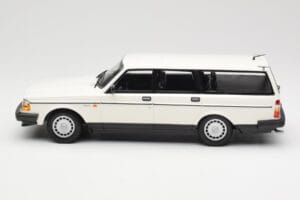 Volvo 240 GL Break Branco Minichamps 1:18 155171412 Metal - imagem 3 de 6
