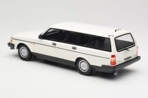 Volvo 240 GL Break Branco Minichamps 1:18 155171412 Metal - imagem 5 de 6