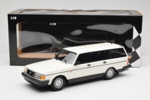 Volvo 240 GL Break Branco Minichamps 1:18 155171412 Metal - imagem 6 de 6
