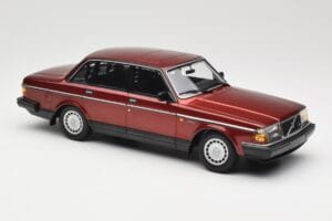 Volvo 240 GL Dark Red Metallic Minichamps 1:18 155171406 Metal - imagem 4 de 6