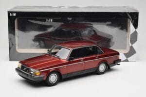 Volvo 240 GL Dark Red Metallic Minichamps 1:18 155171406 Metal - imagem 6 de 6