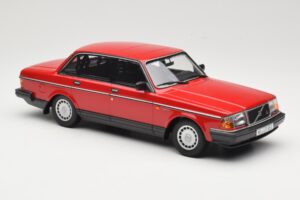 Volvo 240 GL Vermelho Escuro Minichamps 1:18 166171401 Metal - imagem 4 de 6