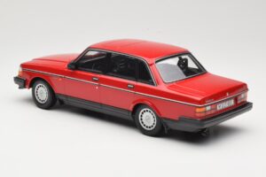 Volvo 240 GL Vermelho Escuro Minichamps 1:18 166171401 Metal - imagem 5 de 6