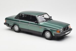 Volvo 240 GL Verde Metálico Minichamps 1:18 155171400 Metal - imagem 4 de 6