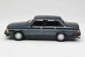 Volvo 240 GL Petrol Metallic Minichamps 1:18 155171407 Metal - imagem 3 de 6