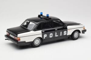 Volvo 240 GL Polis Sweden Preto Minichamps 1:18 155171497 Metal - imagem 2 de 6