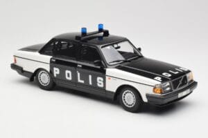 Volvo 240 GL Polis Sweden Preto Minichamps 1:18 155171497 Metal - imagem 4 de 6