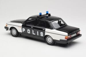 Volvo 240 GL Polis Sweden Preto Minichamps 1:18 155171497 Metal - imagem 5 de 6