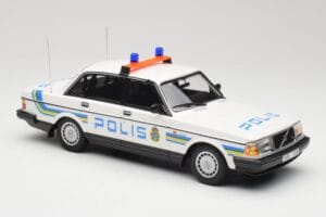 Volvo 240 GL Polis Sweden Minichamps 1:18 155171490 Metal - imagem 4 de 6
