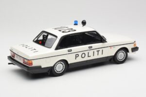 Volvo 240 GL Politi Denmark Minichamps 1:18 155171495 Metal - imagem 2 de 6