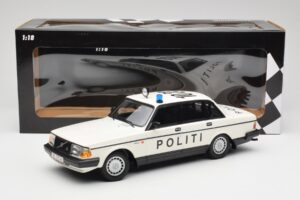 Volvo 240 GL Politi Denmark Minichamps 1:18 155171495 Metal - imagem 6 de 6